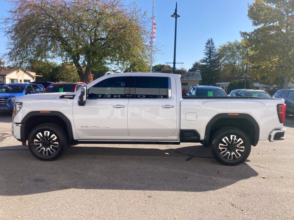 Used 2024 GMC Sierra 2500 Denali Ultimate AWD/4WD image 8