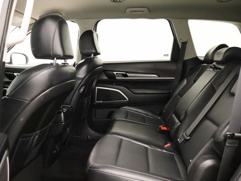 Used 2022 Kia Telluride LX FWD image 16