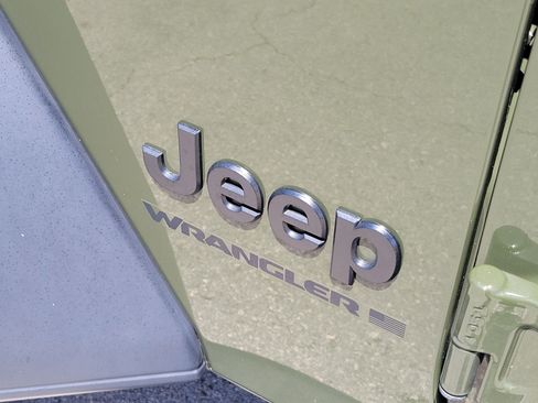 Used 2023 Jeep Wrangler Sport AWD/4WD image 9