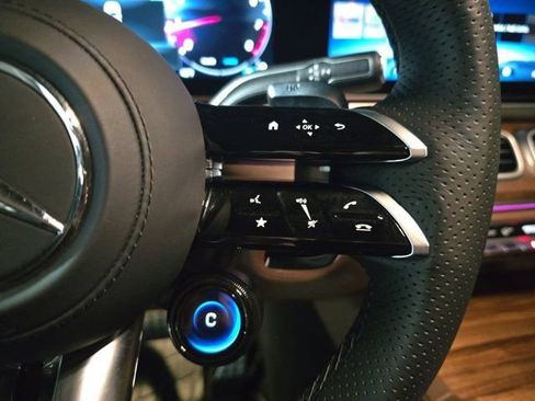 Used 2025 Mercedes-Benz GLS 63 AMG 4MATIC image 21