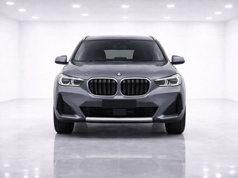 Used 2023 BMW X1 xDrive28i w/ Premium Package AWD/4WD image 8