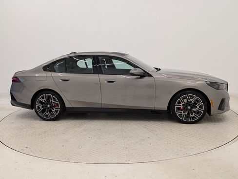 New 2026 BMW 530i RWD image 8