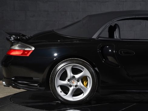Used 2005 Porsche 911 Turbo AWD/4WD image 21