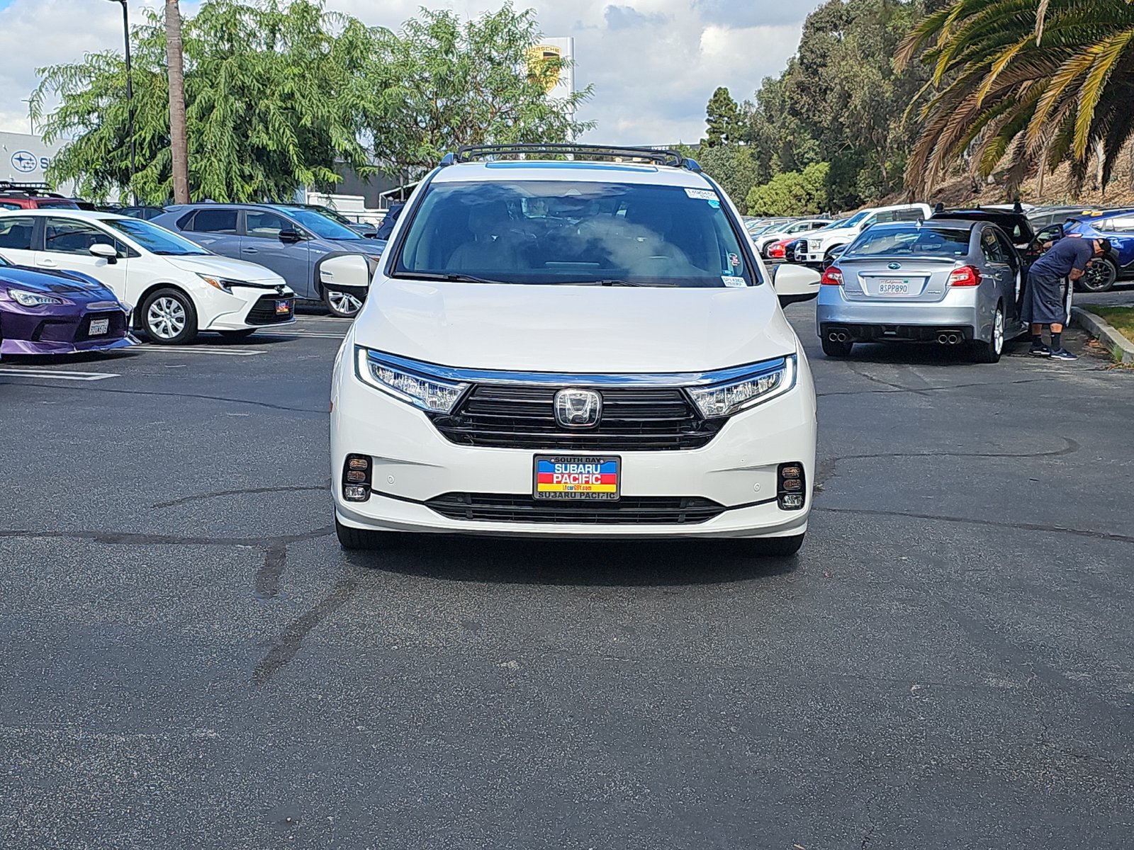 Used 2024 Honda Odyssey Touring image 2