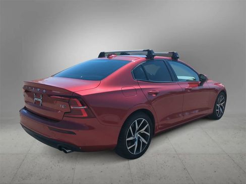 Used 2020 Volvo S60 T6 Momentum image 8