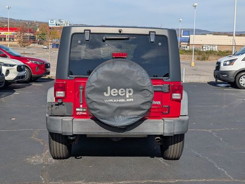 Used 2018 Jeep Wrangler Unlimited Sport S image 8