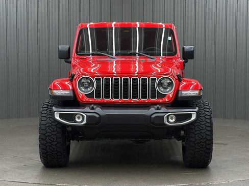 Used 2025 Jeep Wrangler Unlimited Sahara AWD/4WD image 8
