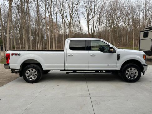 Used 2019 Ford F250 Lariat w/ FX4 Off-Road Package image 5