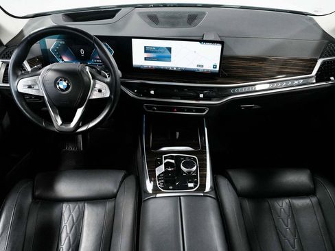 Used 2025 BMW X7 xDrive40i AWD/4WD image 40