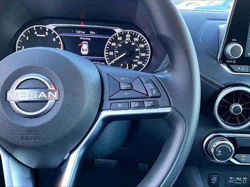 Used 2025 Nissan Sentra SV image 22