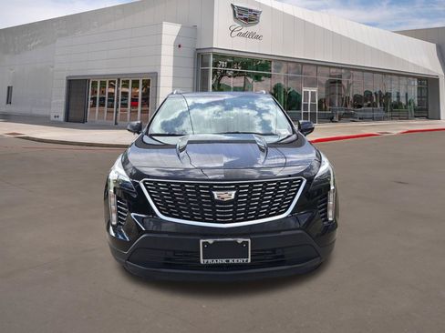 Certified 2023 Cadillac XT4 Luxury w/ Cold Weather Package FWD image 2