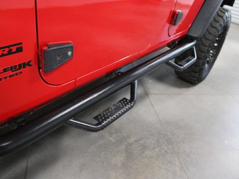 Used 2018 Jeep Wrangler Unlimited Sport S AWD/4WD image 14