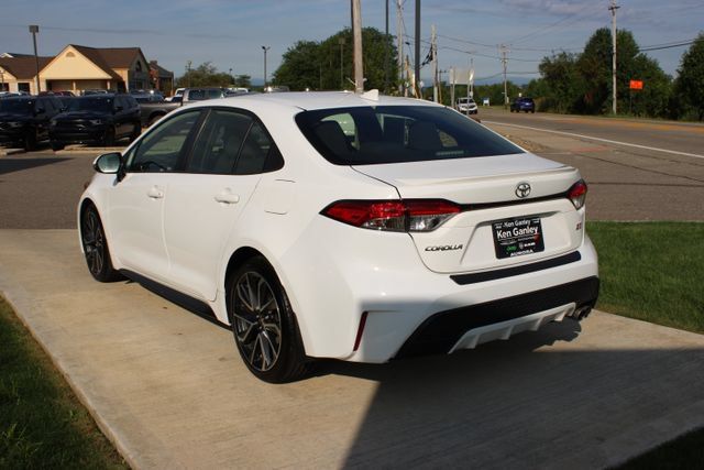 Used 2022 Toyota Corolla SE w/ SE Premium Package FWD image 26