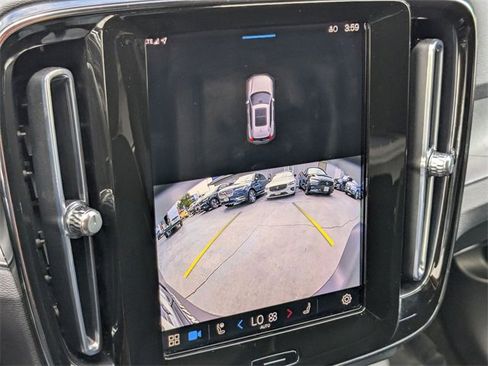 Used 2023 Volvo XC40 Recharge Ultimate image 23