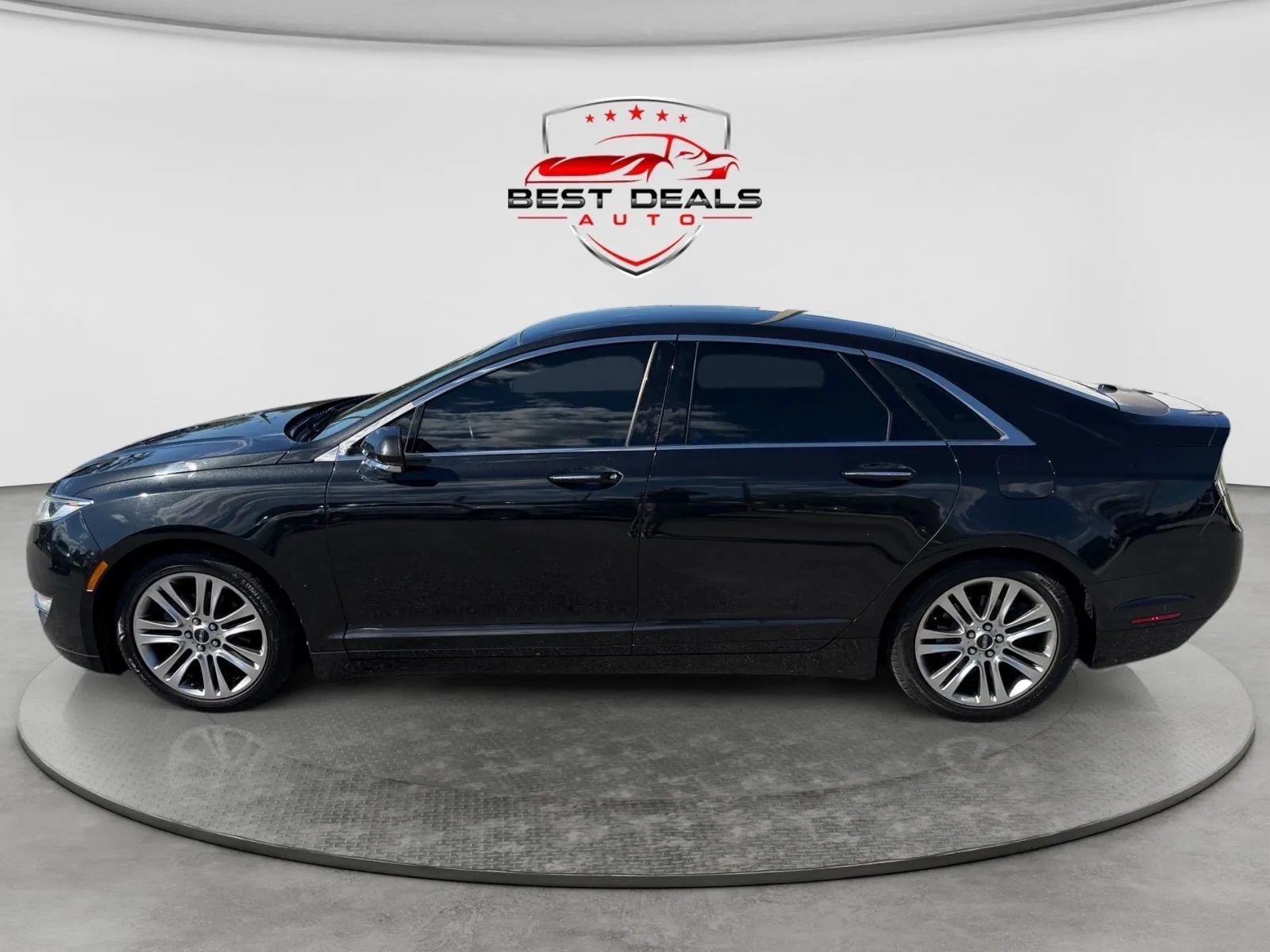Used 2015 Lincoln MKZ Hybrid w/ Equipment Group 201A Select FWD image 2