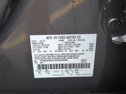 Used 2025 Ford Explorer ST-Line w/ ST-Line Street Pack AWD/4WD image 13