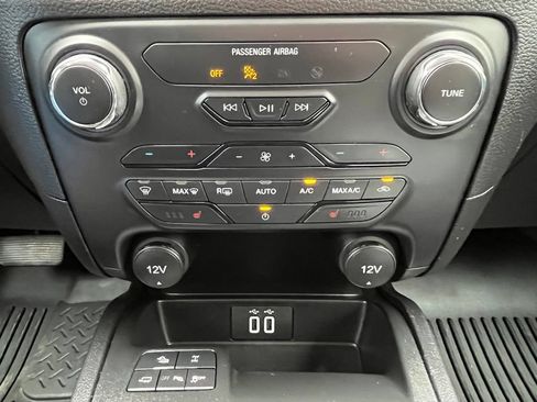 Used 2023 Ford Ranger XLT w/ Equipment Group 302A High AWD/4WD image 18