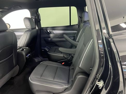 Used 2025 Buick Enclave Sport Touring image 30