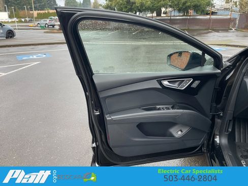 Used 2023 Audi Q4 e-tron Prestige w/ 20" Wheel Package image 19