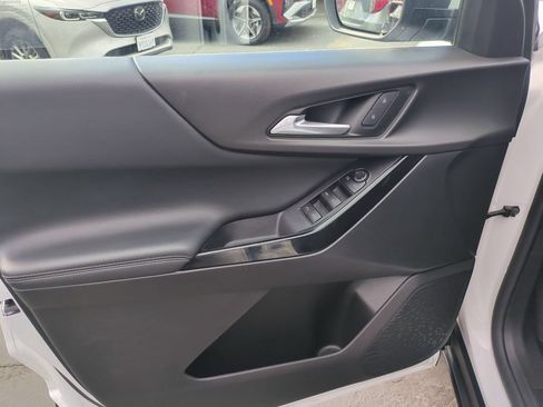 Used 2025 Chevrolet Equinox LT AWD/4WD image 11