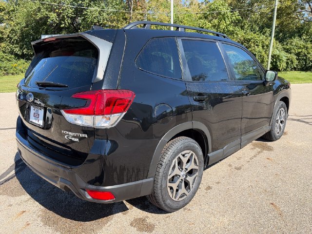 Certified 2024 Subaru Forester Premium AWD/4WD image 7