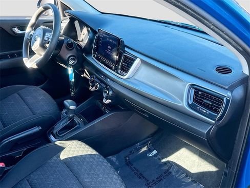 Certified 2021 Kia Rio S image 24