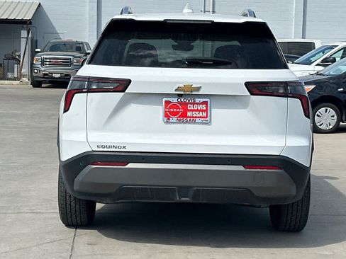 Used 2025 Chevrolet Equinox LT w/ Convenience Package II FWD image 8