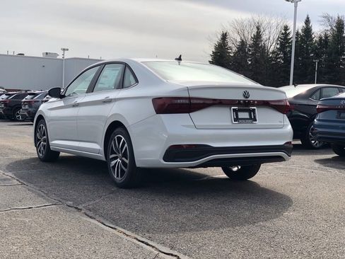 New 2026 Volkswagen Jetta SE FWD image 5