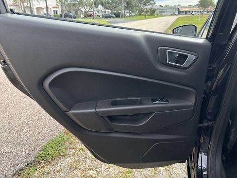 Used 2014 Ford Fiesta SE image 34