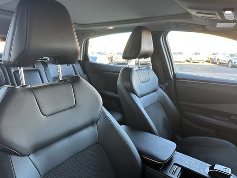 Used 2024 Nissan Ariya FWD image 40