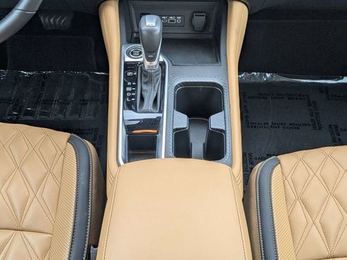 Used 2025 Nissan Sentra SV w/ SV Premium Package FWD image 18