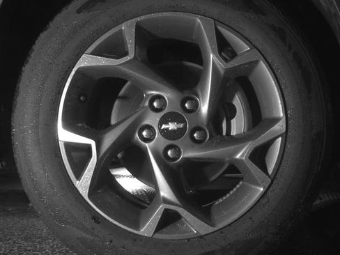 Used 2025 Chevrolet Trax LT w/ LT Convenience Package FWD image 11