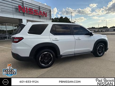Used 2025 Honda Pilot EX-L image 10