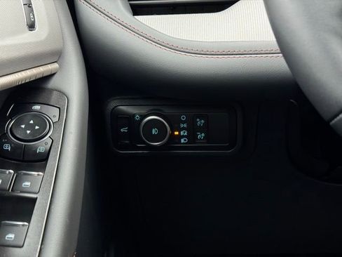 New 2026 Ford Explorer Active w/ Active Comfort Package image 30