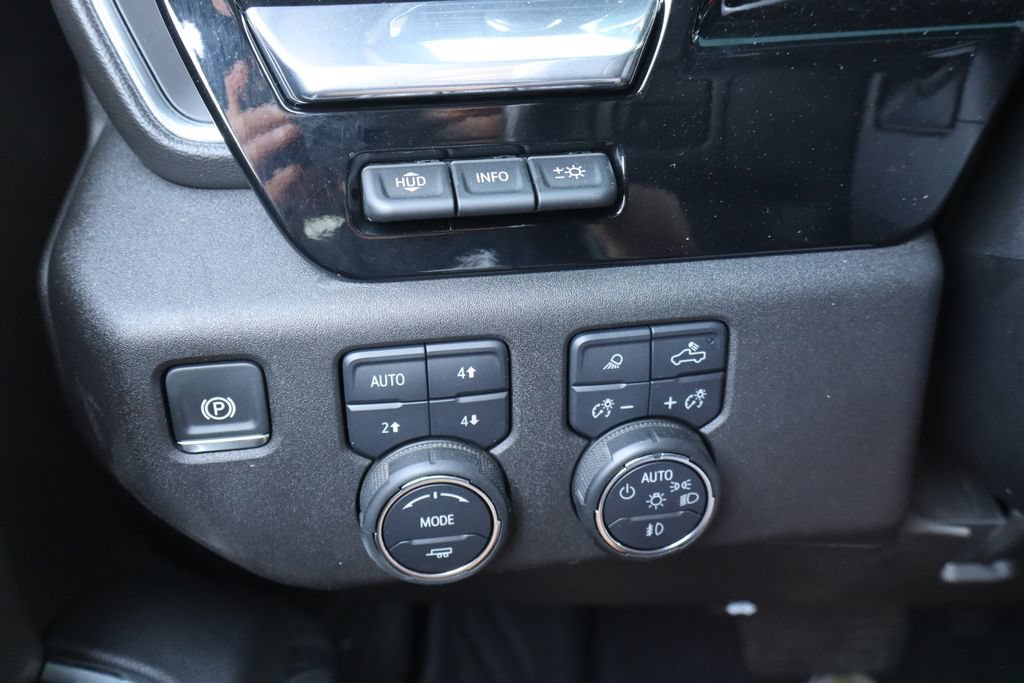 Used 2025 Chevrolet Silverado 2500 High Country w/ Technology Package AWD/4WD image 12