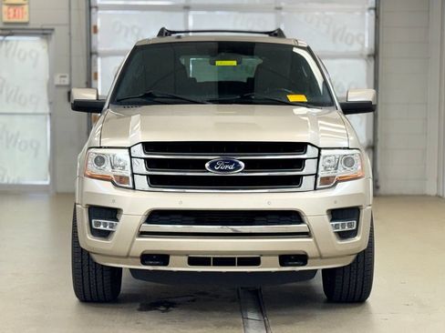 Used 2017 Ford Expedition Limited w/ Equipment Group 301A AWD/4WD image 2