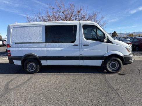 Used 2015 Mercedes-Benz Sprinter 2500 image 4
