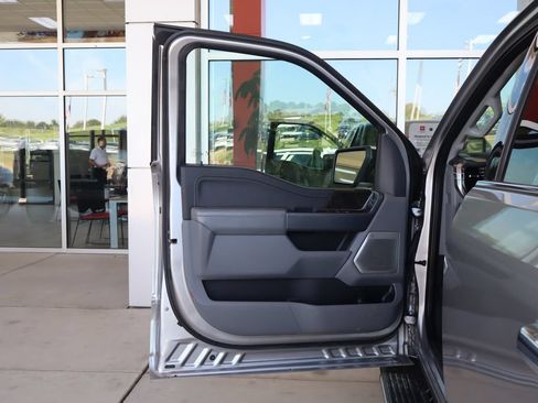 Used 2021 Ford F150 Lariat w/ Equipment Group 502A High AWD/4WD image 15