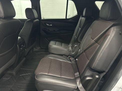 Used 2022 Chevrolet Traverse High Country image 37
