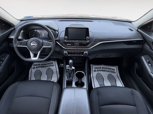 Used 2024 Nissan Altima 2.5 SV image 16