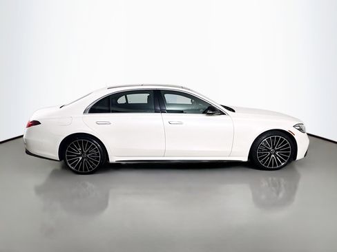 Used 2022 Mercedes-Benz S 500 S 500 w/ AMG Line Package image 11
