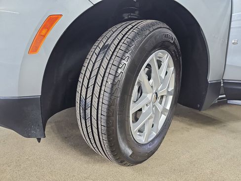 Certified 2024 Chevrolet Equinox LT w/ LPO, Floor Liner Package image 38