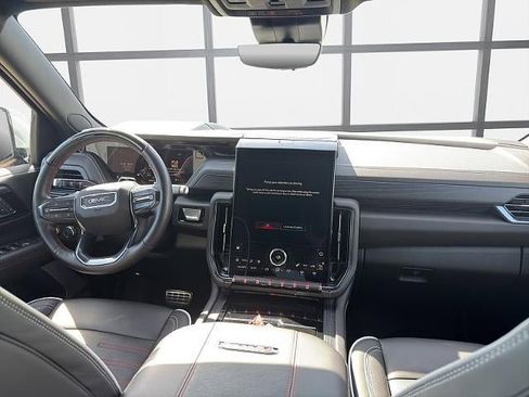Used 2025 GMC Yukon AT4 Ultimate w/ LPO, Illumination Package AWD/4WD image 19