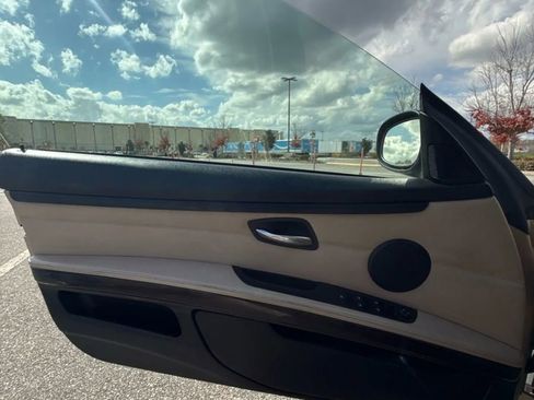 Used 2013 BMW 328i Convertible w/ Premium Pkg image 8