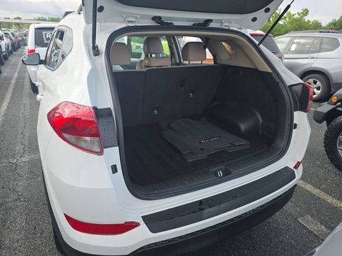 Used 2017 Hyundai Tucson SE w/ SE Popular Package 02 AWD/4WD image 8