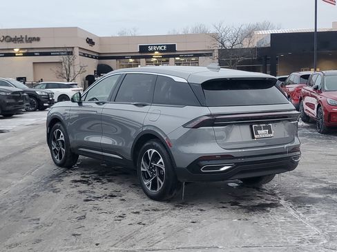 New 2025 Lincoln Nautilus Premier image 3
