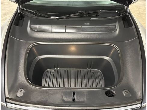 Used 2026 Tesla Model Y Long Range RWD image 5