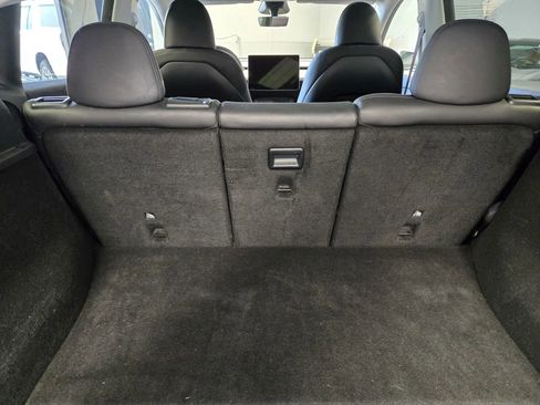 Used 2023 Tesla Model Y AWD image 10