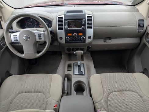 Used 2015 Nissan Frontier SV w/ SV Value Truck Package RWD image 16