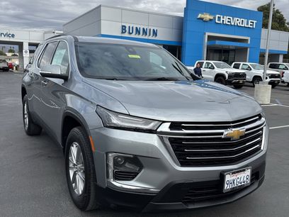 Used 2023 Chevrolet Traverse LT